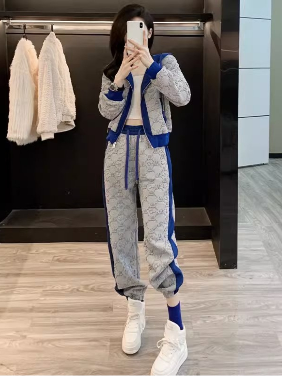 Street Fashion Hoodie - Damski zestaw sportowy na co dzień,